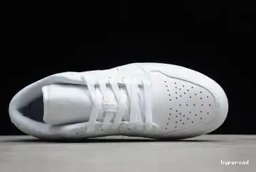 Hyperoad AIR 1 LOW JORDAN WHITE' 'TRIPLE 0504